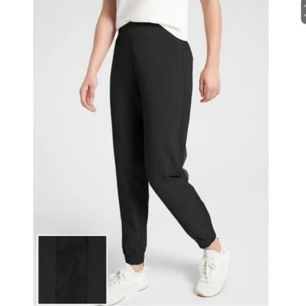 Athleta textured Brooklyn jogger- size 4.